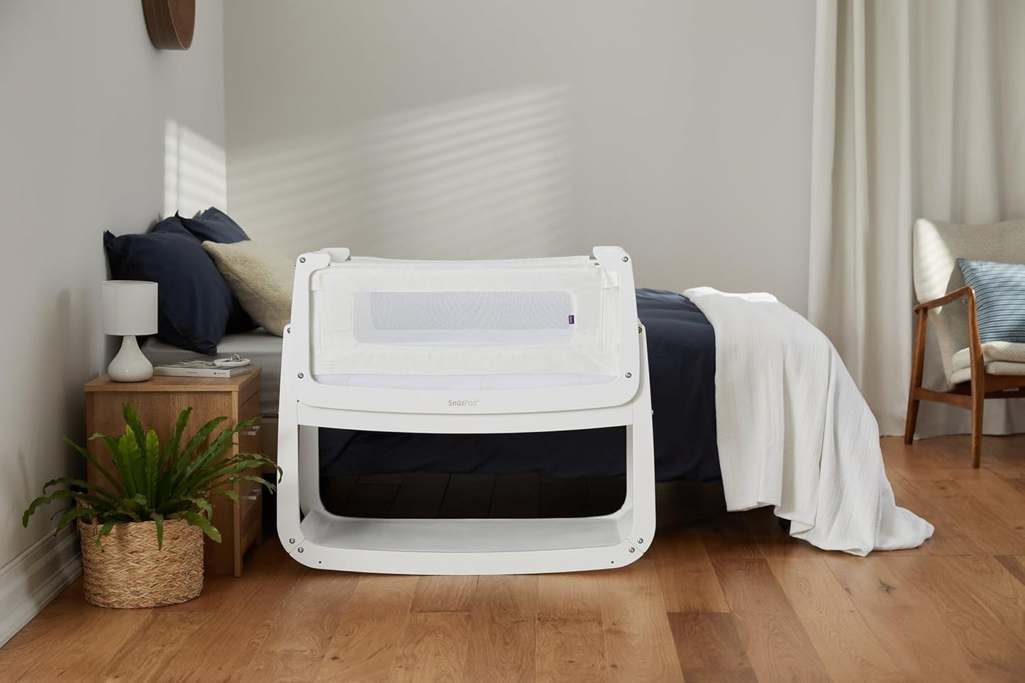 SnuzPod 4 Rocking Baby Bassinet Bedside Sleeper - Lightweight, Portable Bedside Bassinet, Lift Off Crib, Zip Down Wall, 3D Breathable Mattress, 6 Height Settings and Comfort Incline Mode, White