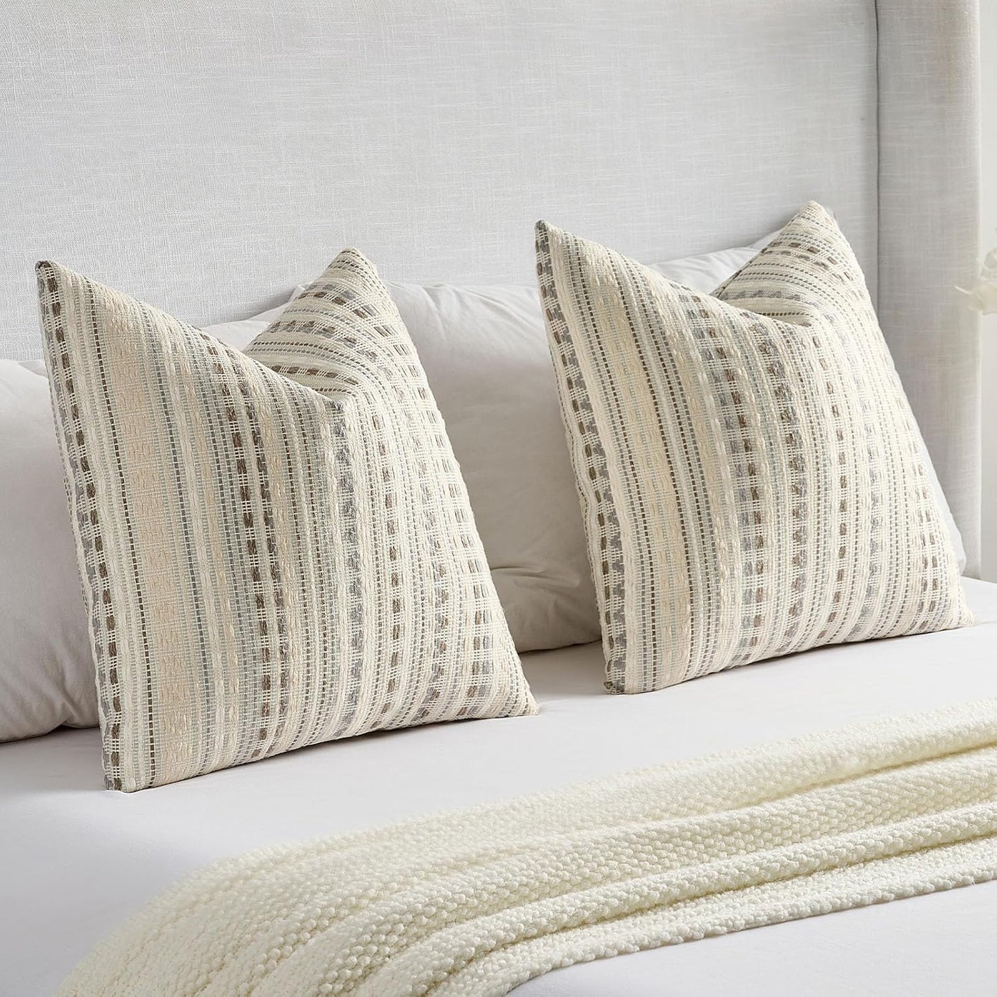 FUTEI Grey White Decorative Throw Pillow Covers 18x18 Inch Set of 2,Soft Cozy Chenille Jacquard Textured Cushion Case,Boho Home Decor for Couch Bed Living Room