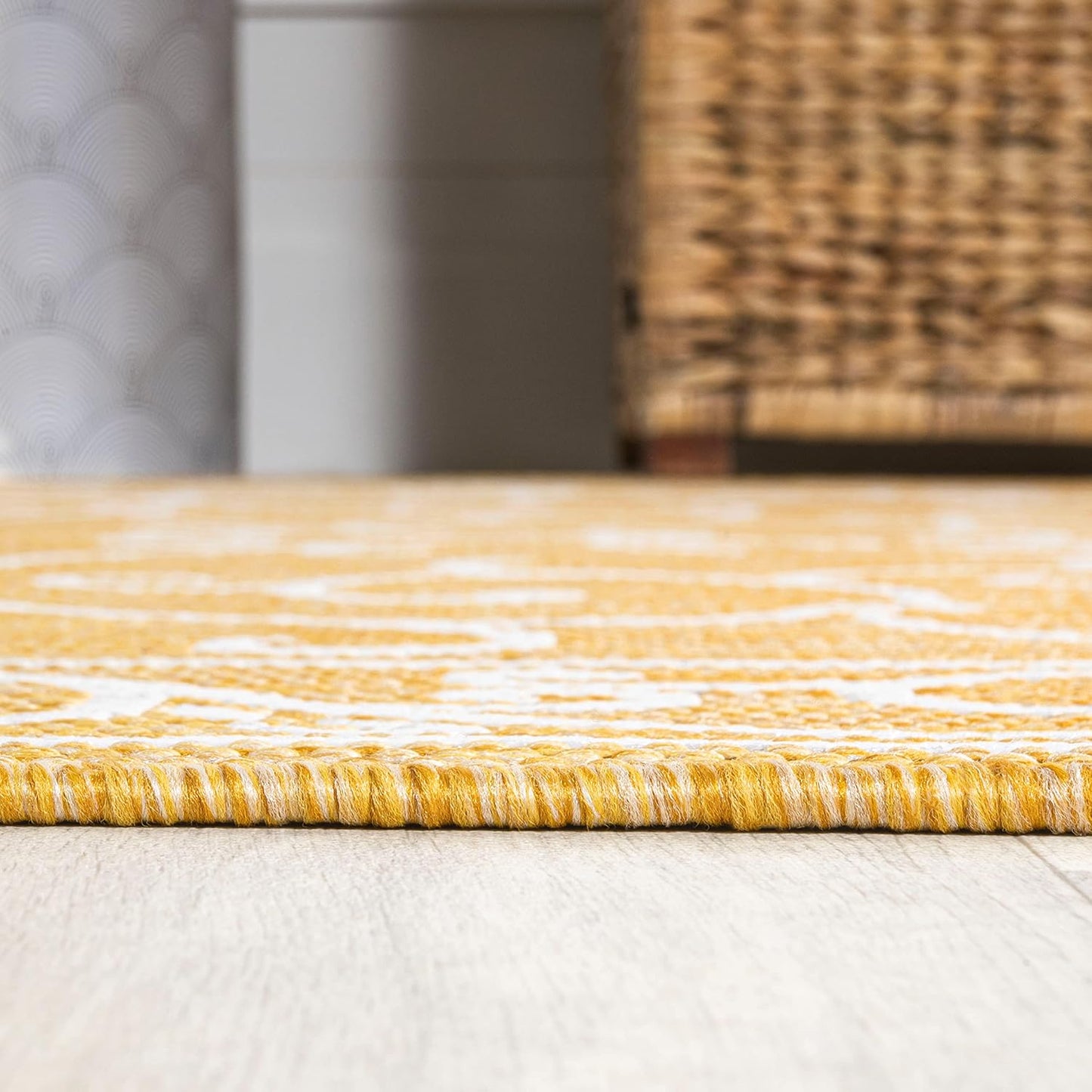 JONATHAN Y Vintage Filigree Indoor Outdoor Square Area Rug 5X5 Yellow/Cream, Charleston Textured Weave for Backyard, Patio, Porch, Easy-Cleaning, High Traffic, Pet-Friendly, Non-Shedding SMB106L-5SQ