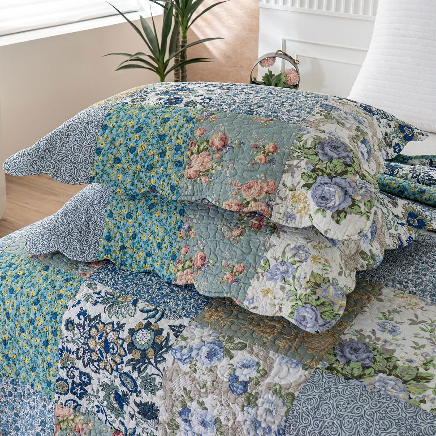 YAYIDAY Quilt King Size Patchwork Bedspread Set - 100% Cotton Reversible Breathable Floral Quilted Quilt with Pillow Shams Fit All Season