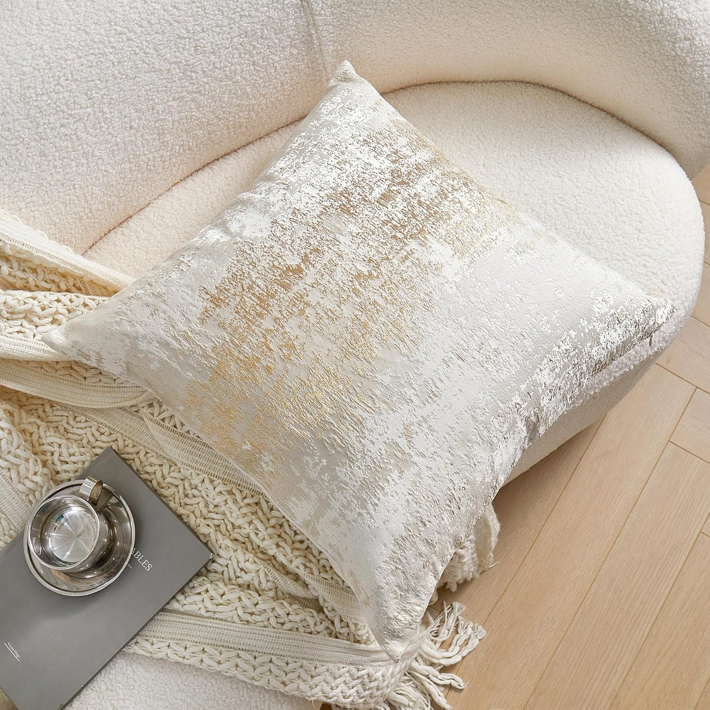 THE-TINOART Modern Beige & Gold Jacquard Pillow Cover 20x20 - Reversible Luxury Throw Pillow Cover with Gold Embroidery & Velvet Backing, Decorative Cushion Cover for Sofa/Bed/Living Room