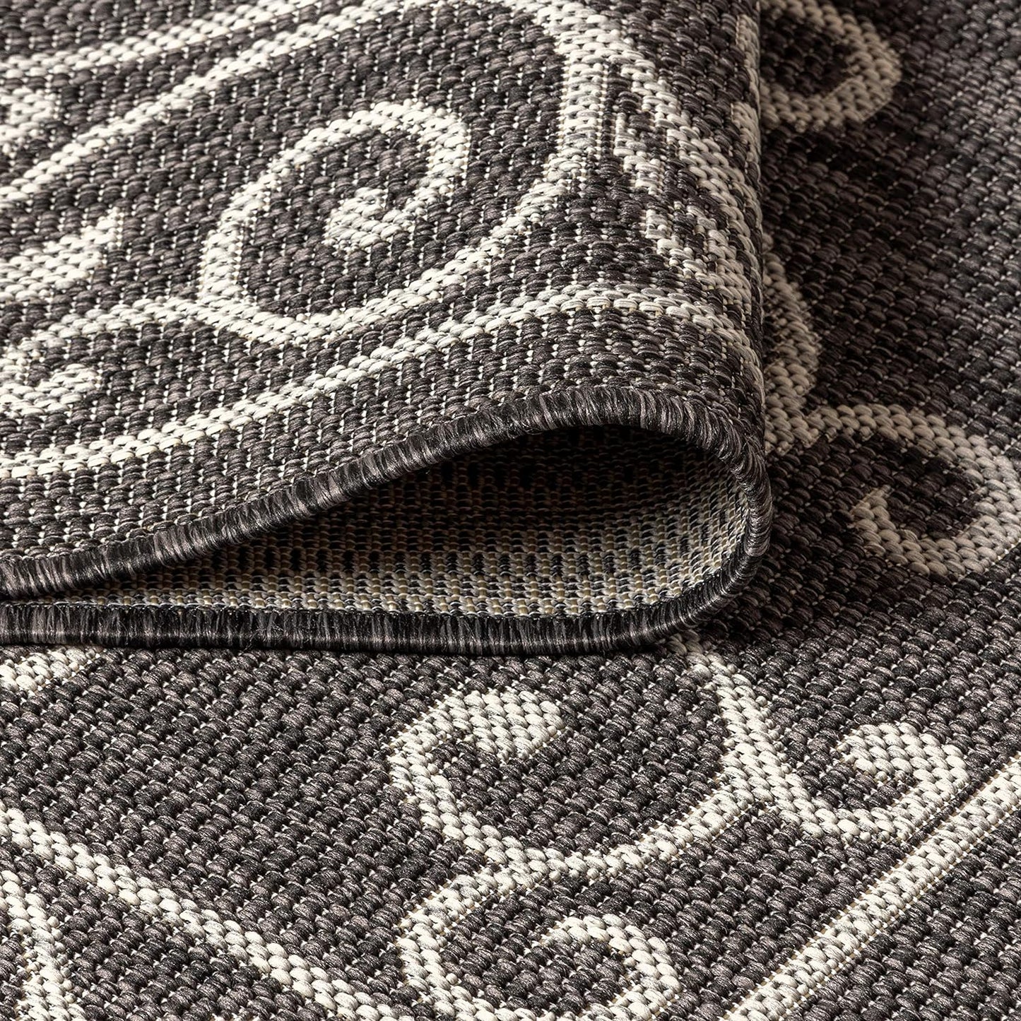 JONATHAN Y Vintage Filigree Indoor Outdoor Square Area Rug 8X8 Black/Gray, Charleston Textured Weave for Backyard, Patio, Porch, Easy-Cleaning, High Traffic, Pet-Friendly, Non-Shedding (SMB106G-8SQ)